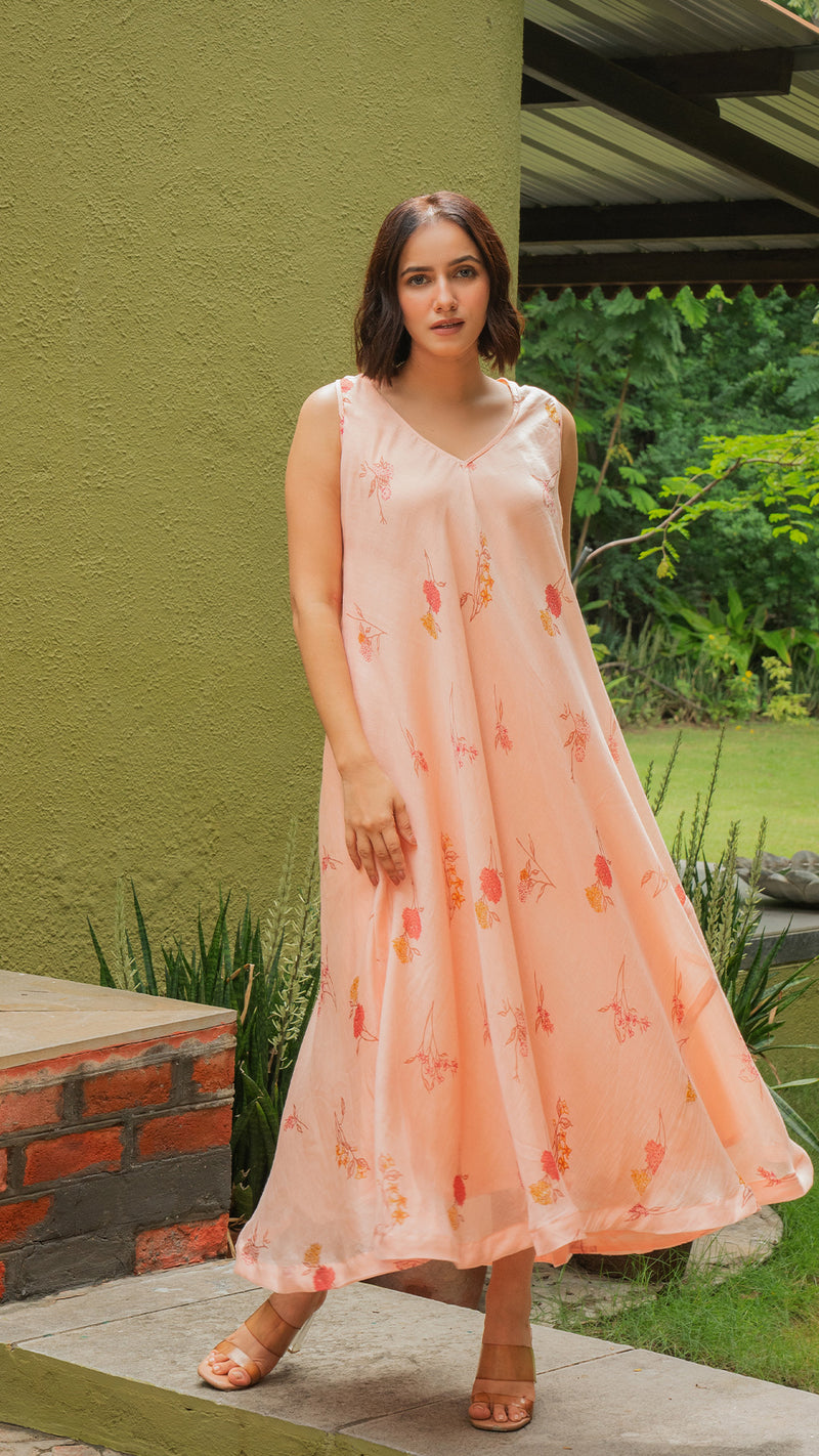 Lillies Halter Neck Flared Dress In Chanderi Silk - Peach