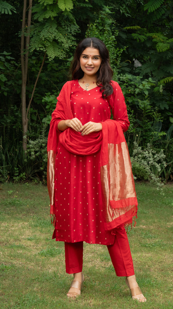 Shriya Kurta Set In Chanderi Silk - Red