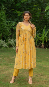 Aabha Floral Jaal  Chanderi Kurta Set - Yellow