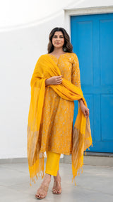 Alisha Emboridered Chanderi Kurta Set - Yellow