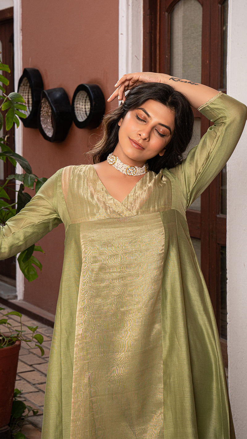 Aarjavee - Green Golden Tissue Chanderi Anarkali Kurta Set