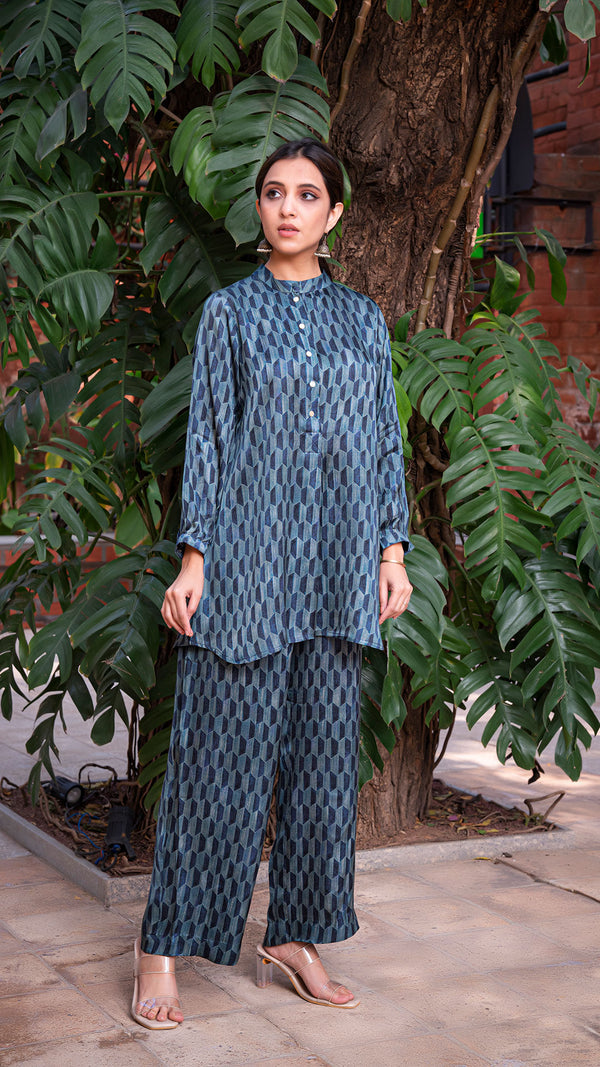 Emmi Geometric Print Silk Short Kurta + Pants - Indigo