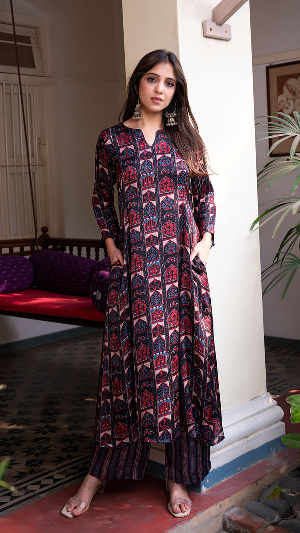 Aashi Printed Kali Silk Kurta - Black