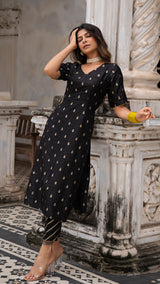 Amee Black Kurta Set In Silk