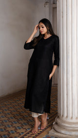 Evika Pure Linen Kurta In Black